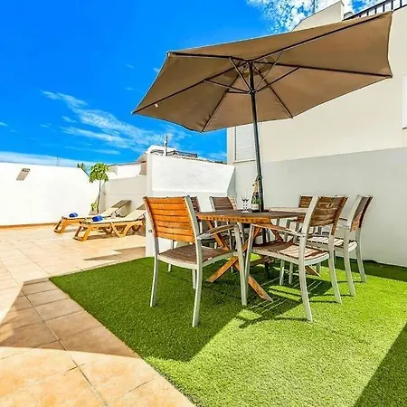 ヴィラ La Caleta Sleeps 6 With Pool And Wifi アデヘ
