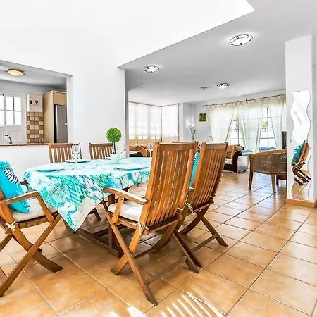 La Caleta Sleeps 6 With Pool And Wifi アデヘ